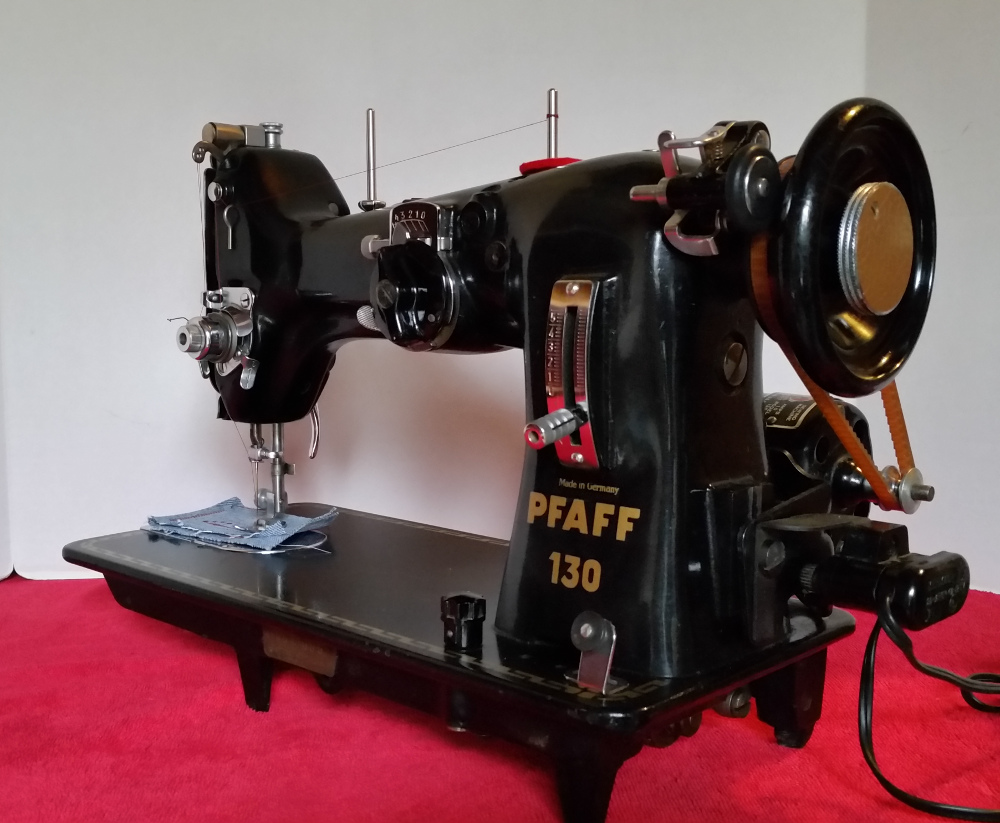 Beautiful, German-Made Pfaff 130 Vintage Sewing Machine